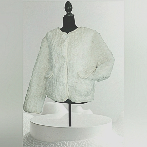 Winter White Teddy Cotton Large Soft Cozy Cropped Cardigan Jacket New - Picture 4 of 7